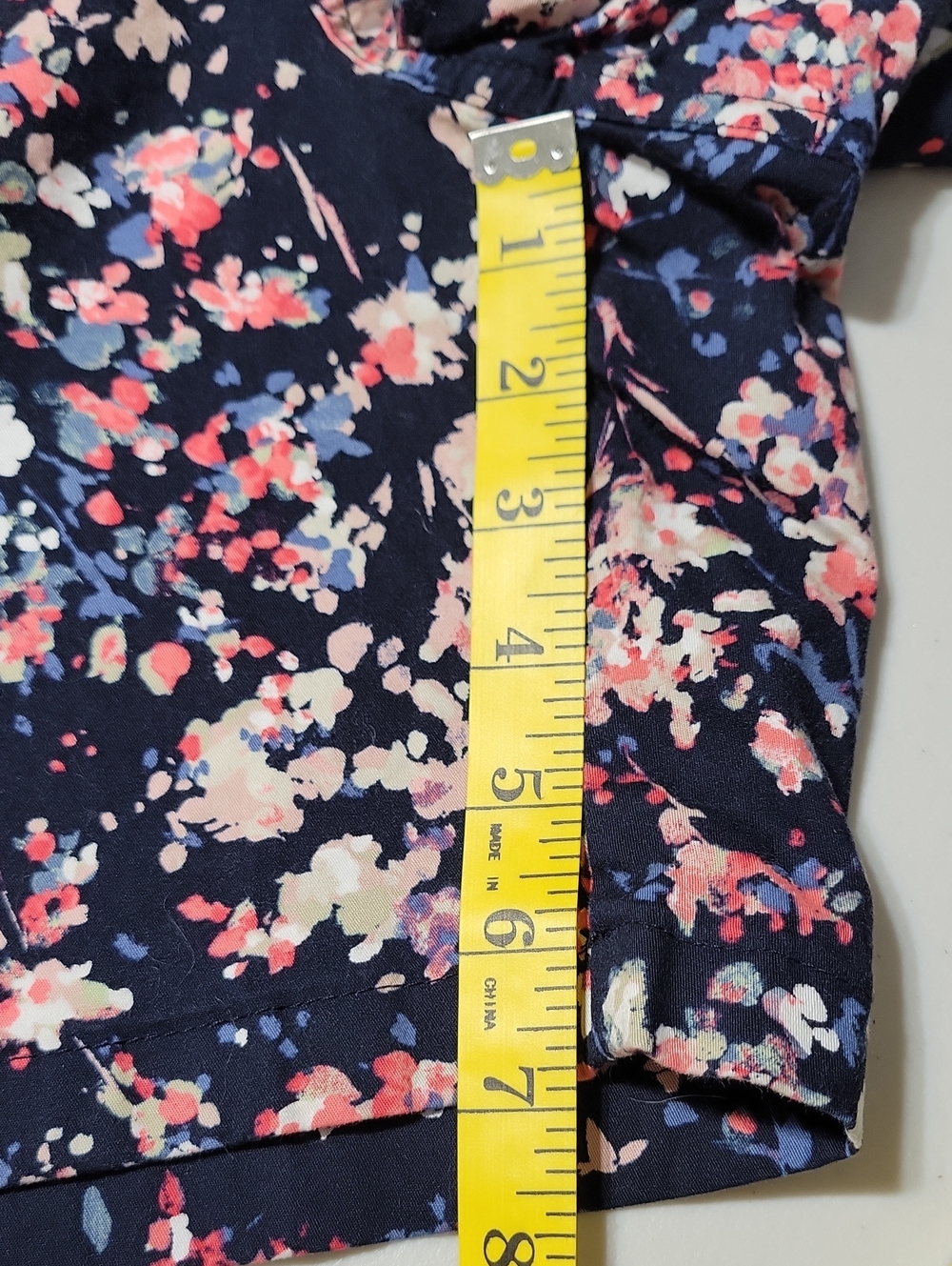 Lee Riders Women's Navy Floral Midrise Stretchy Flat Front Shorts Sz 16M - Picture 10 of 12